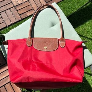 Longchamp 🐎 Le Pliage red tote 👜